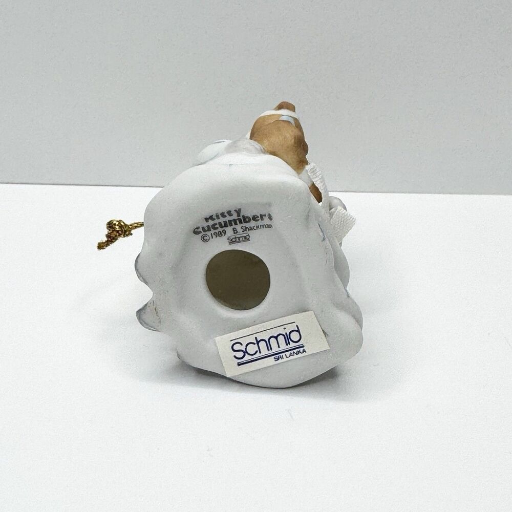 1989 Schmid Kitty Cucumber Christmas Ornament Nurse Cat Teddy Bear Figurine - Picture 6 of 6